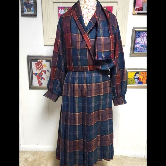 Albert Nipon Dresses & Skirts - Vintage Wool Albert Nipon dress